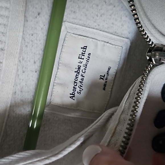 Good condition Abercrombie & Fitch Size XL women's zip up hoodie - Picture 2 of 4